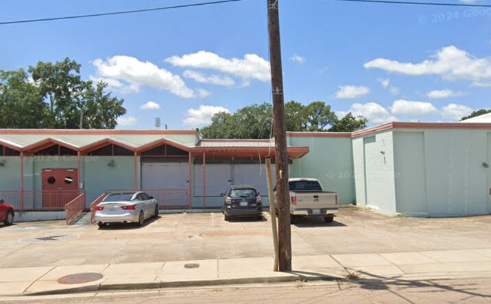 Pictures of Retail, Restaurant, Office property located at 2725 N State St, Jackson, MS 39216 for lease - image #1
