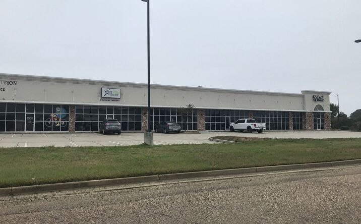 Pictures of Retail, Office, Special Purpose property located at 113 Dees Dr, Madison, MS 39110 for lease - image #1