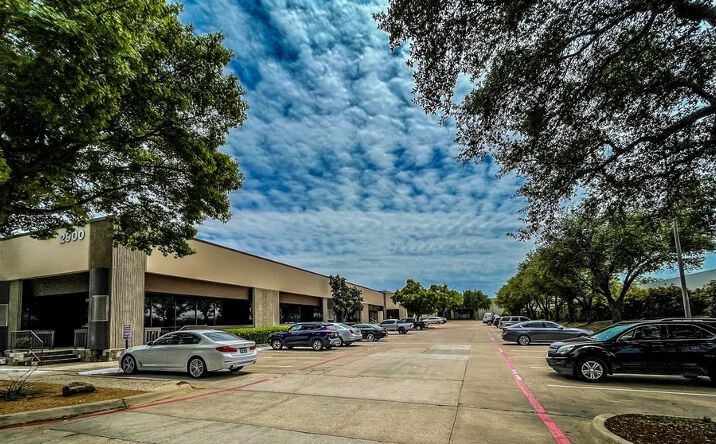 Pictures of Office, Industrial property located at 2900 Gateway Drive & 6025 Commerce Drive, Irving, TX 75063 for lease - image #1