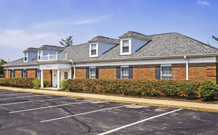 Pictures of Office property located at 4645 Richmond Rd, Warrensville Heights, OH 44128 for lease - image #1