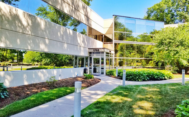 Pictures of Office property located at 1705 - 1715 Indian Wood Circle, Maumee, OH 43537 for lease - image #1