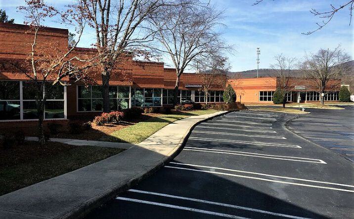Pictures of Office property located at 6701-6711 Peters Creek Rd, Hollins, VA 24019 for lease - image #1
