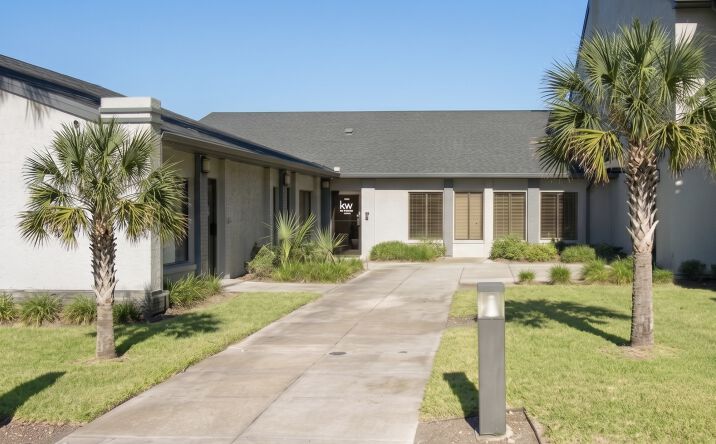 Pictures of Office property located at 30522 US-19, Palm Harbor, FL 34684 for lease - image #1