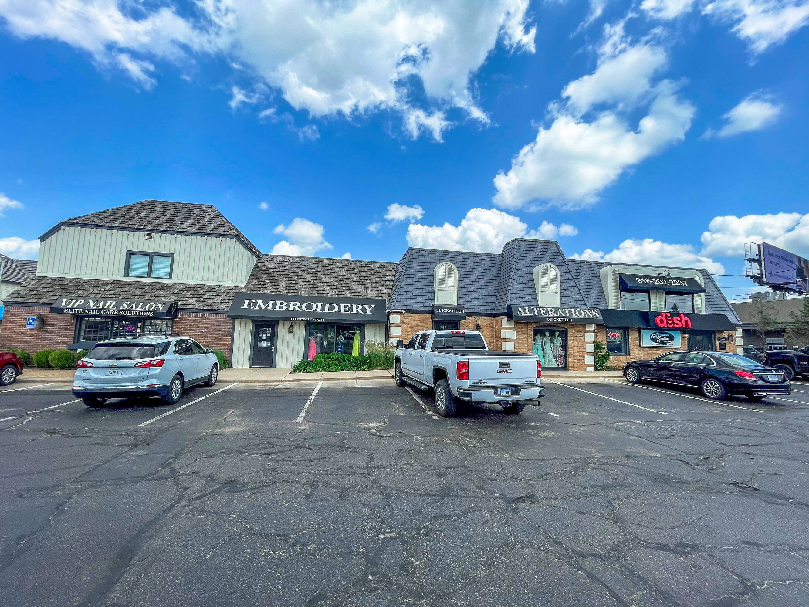 550 N Rock Rd, Wichita, KS 67206