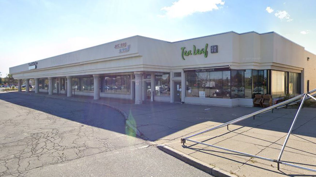 Pictures of Retail property located at 4220 Maple Rd, Buffalo, NY 14226