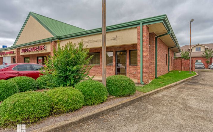 Pictures of Office property located at 158 Ana Dr, Florence, AL 35630 for lease - image #1