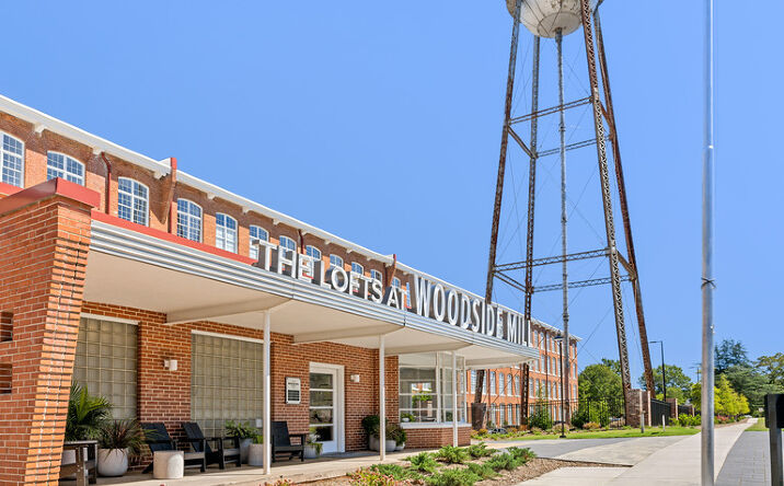 Pictures of Retail property located at 1 E Main St, Greenville, SC 29611 for lease - image #1