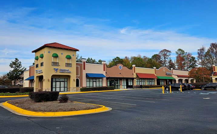 Pictures of Retail property located at 706 Grayson Hwy, Lawrenceville, GA 30046 for lease - image #1