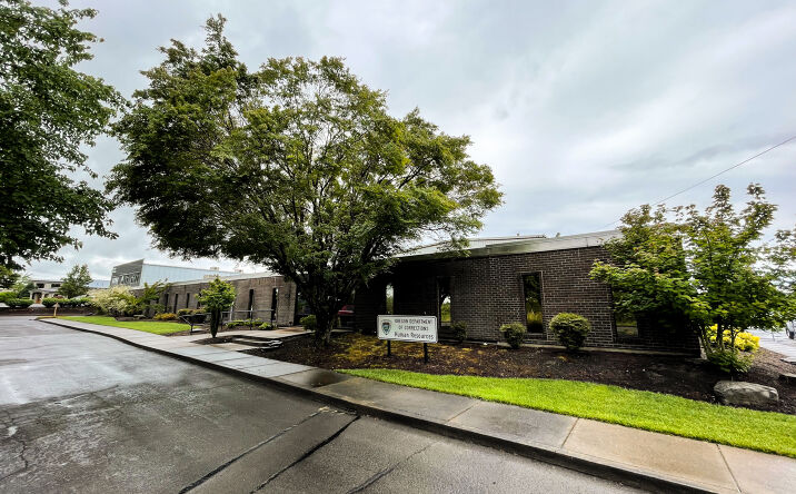 Pictures of Office property located at 2767 22nd St SE, Salem, OR 97302 for lease - image #1