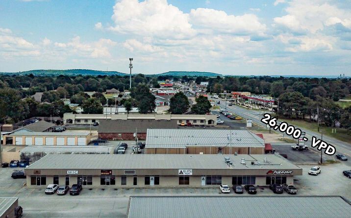 Pictures of Retail, Office, Industrial property located at 1772 W Sunset Ave, Springdale, AR 72762 for lease - image #1