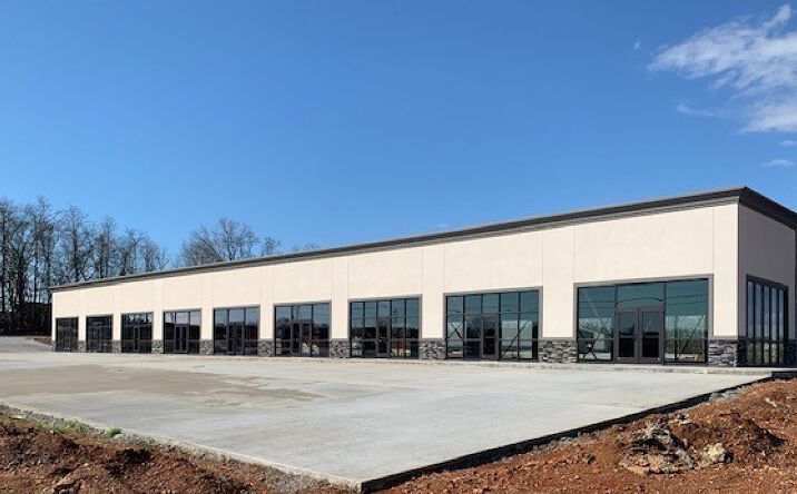 Pictures of Retail property located at 1801 E Boy Scout Rd, Clarksville, TN 37040 for lease - image #1