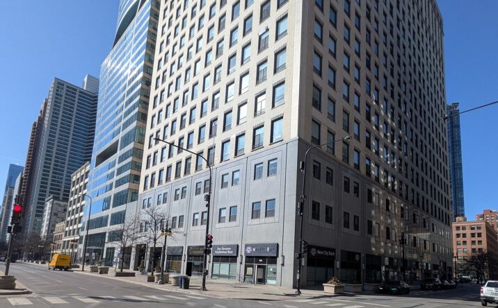 Pictures of Retail property located at 900 S Michigan Ave, Chicago, IL 60604 for lease - image #1