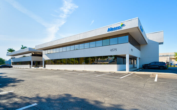 Pictures of Office property located at 4575 Via Royale, Fort Myers, FL 33919 for lease - image #1