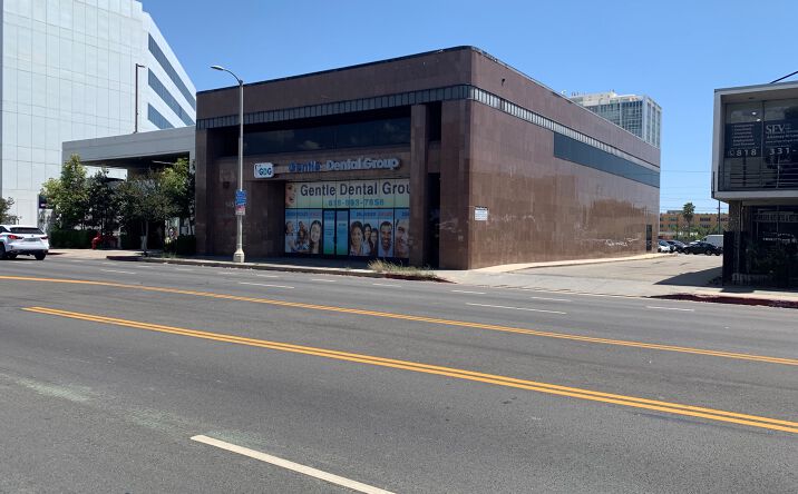 Pictures of Retail property located at 14526 Roscoe Boulevard, Panorama, CA 91402 for lease - image #1