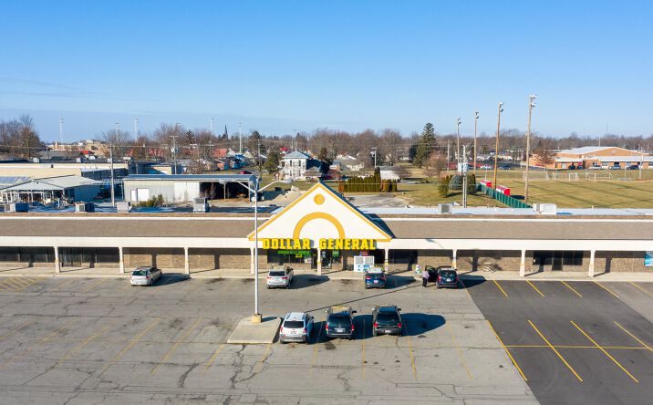 Pictures of Retail property located at 955 E Columbus St, Kenton, OH 43326 for lease - image #1