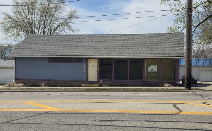 Pictures of Retail, Restaurant property located at 449 N Walnut St, Springfield, IL 62702 for lease - image #1