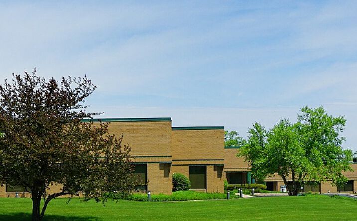 Pictures of Office, Industrial property located at 900 Woodlands Pkwy, Vernon Hills, IL 60061 for lease - image #1