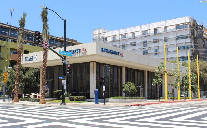 Pictures of Retail, Restaurant property located at 407 Colorado Ave, Santa Monica, CA 90401 for lease - image #1