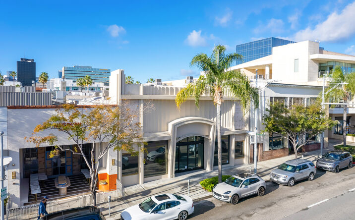 Pictures of Retail property located at 425 N Canon Dr, Beverly Hills, CA 90210 for lease - image #1