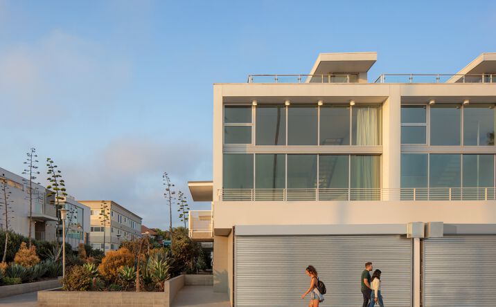 Pictures of Retail property located at 619-701 Ocean Front Walk, Los Angeles, CA 90291 for lease - image #1