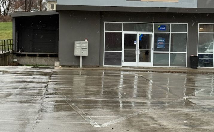 Pictures of Retail, Office property located at 1110 1st Avenue East, Newton, IA 50208 for lease - image #1