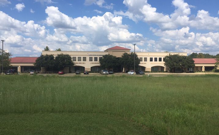 Pictures of Office property located at 144 S Thomas St, Tupelo, MS 38801 for lease - image #1