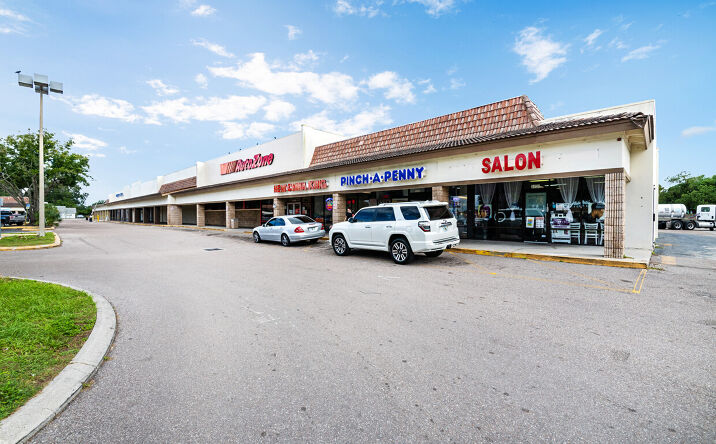 Pictures of Retail property located at 5701 Edgewater Dr, Orlando, FL 32810 for lease - image #1