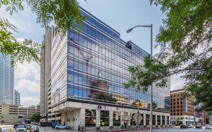 Pictures of Office property located at 150 W Market Street, Indianapolis, IN 46204 for lease - image #1
