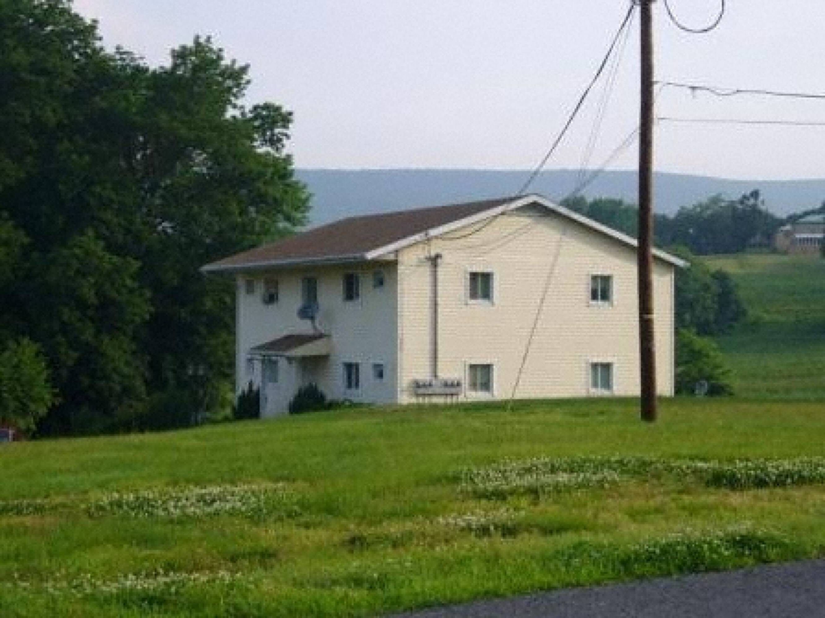 805 State St, Hamburg, PA 19526