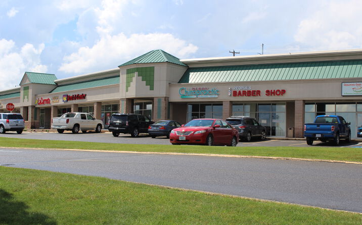 Pictures of Retail property located at 35 Manchester Rd, Derry, NH 03038 for lease - image #1
