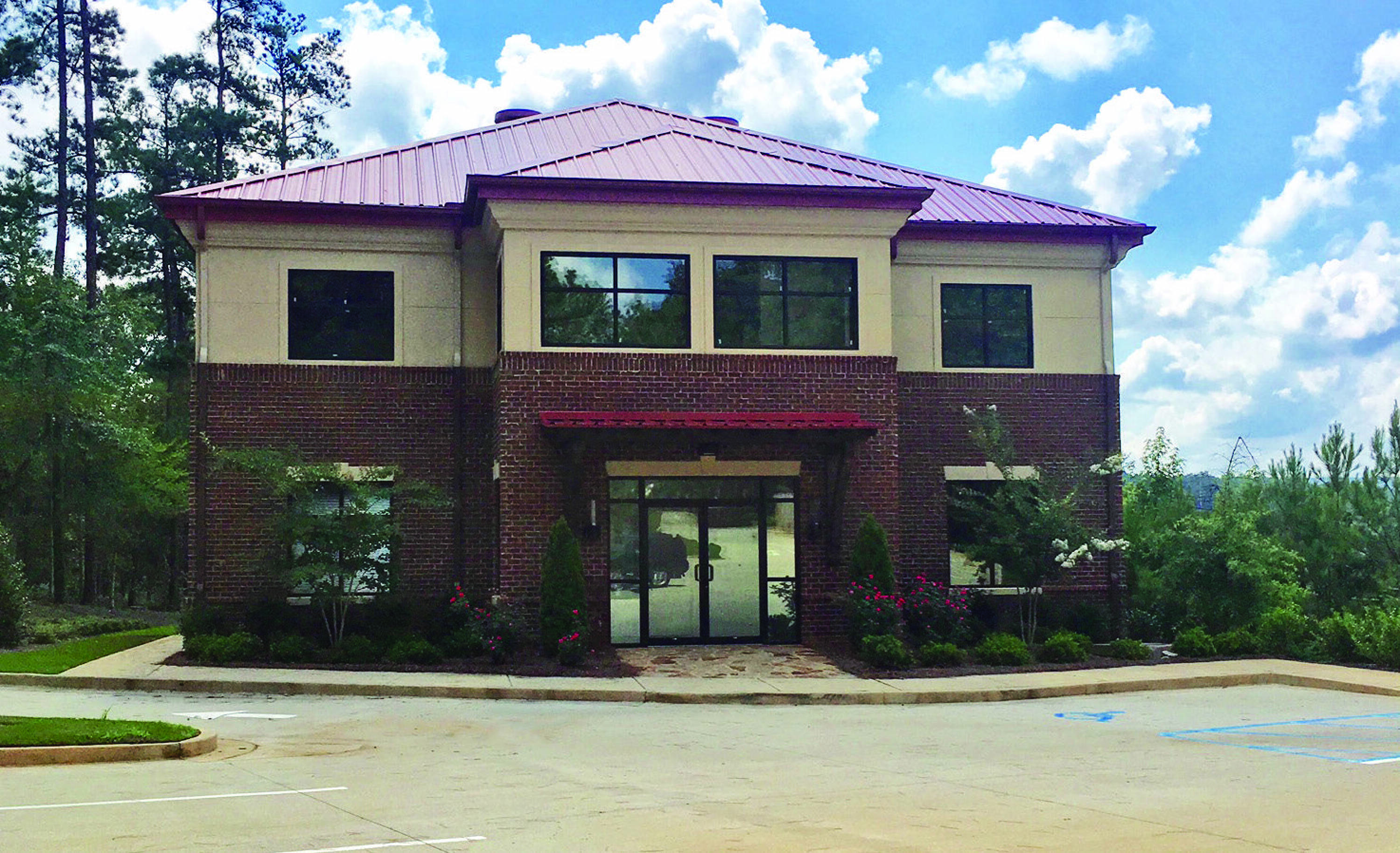 1560 Woods of Riverchase Dr, Hoover, AL 35244