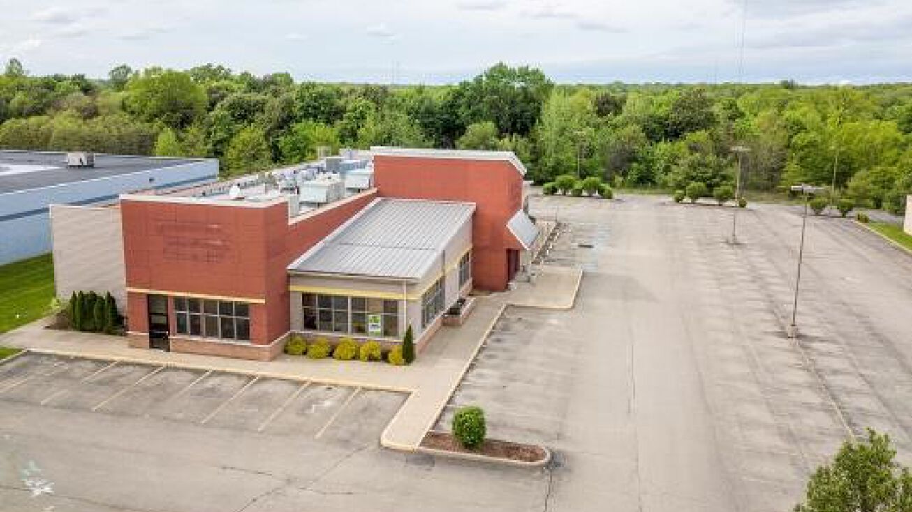 320 Boardman Poland Rd, Boardman, OH 44512 Retail Space for Lease