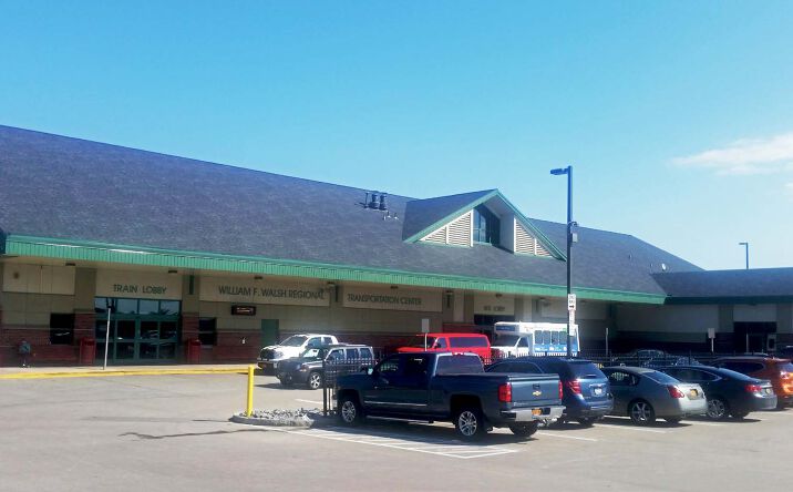 Pictures of Retail property located at 131 NBT Bank Pkwy, Syracuse, NY 13208 for lease - image #1