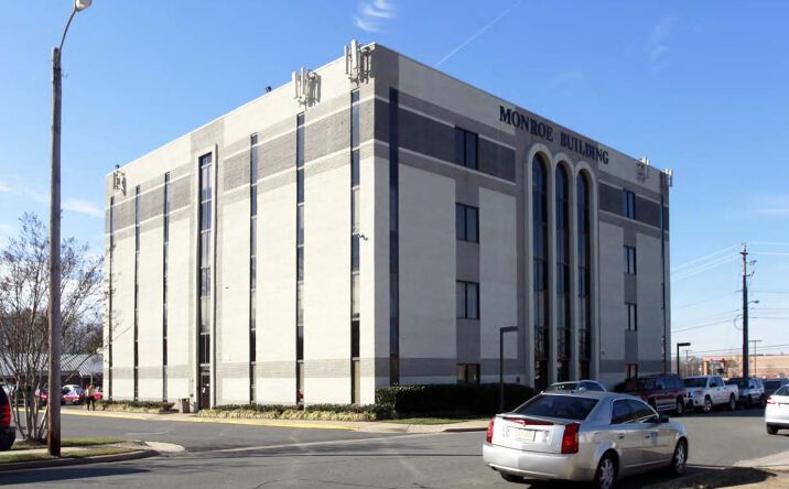 Pictures of Office, Restaurant property located at 9625 Surveyor Ct, Manassas, VA 20110 for lease - image #1