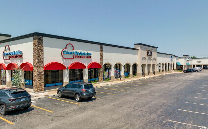 Pictures of Retail property located at 9410 N May Ave, Village, OK 73120 for lease - image #1