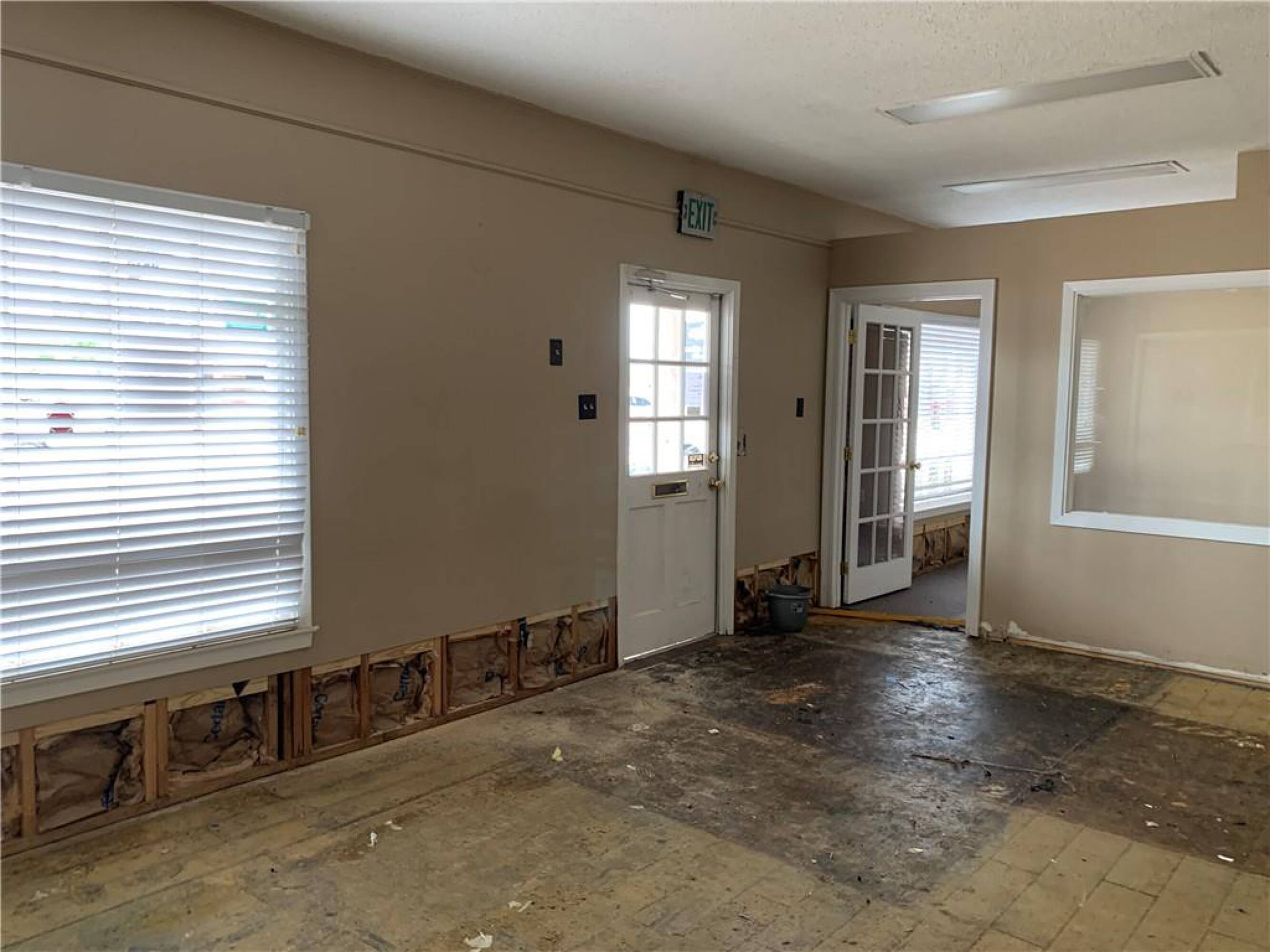 226 W Prien Lake Road, Lake Charles, LA 70601