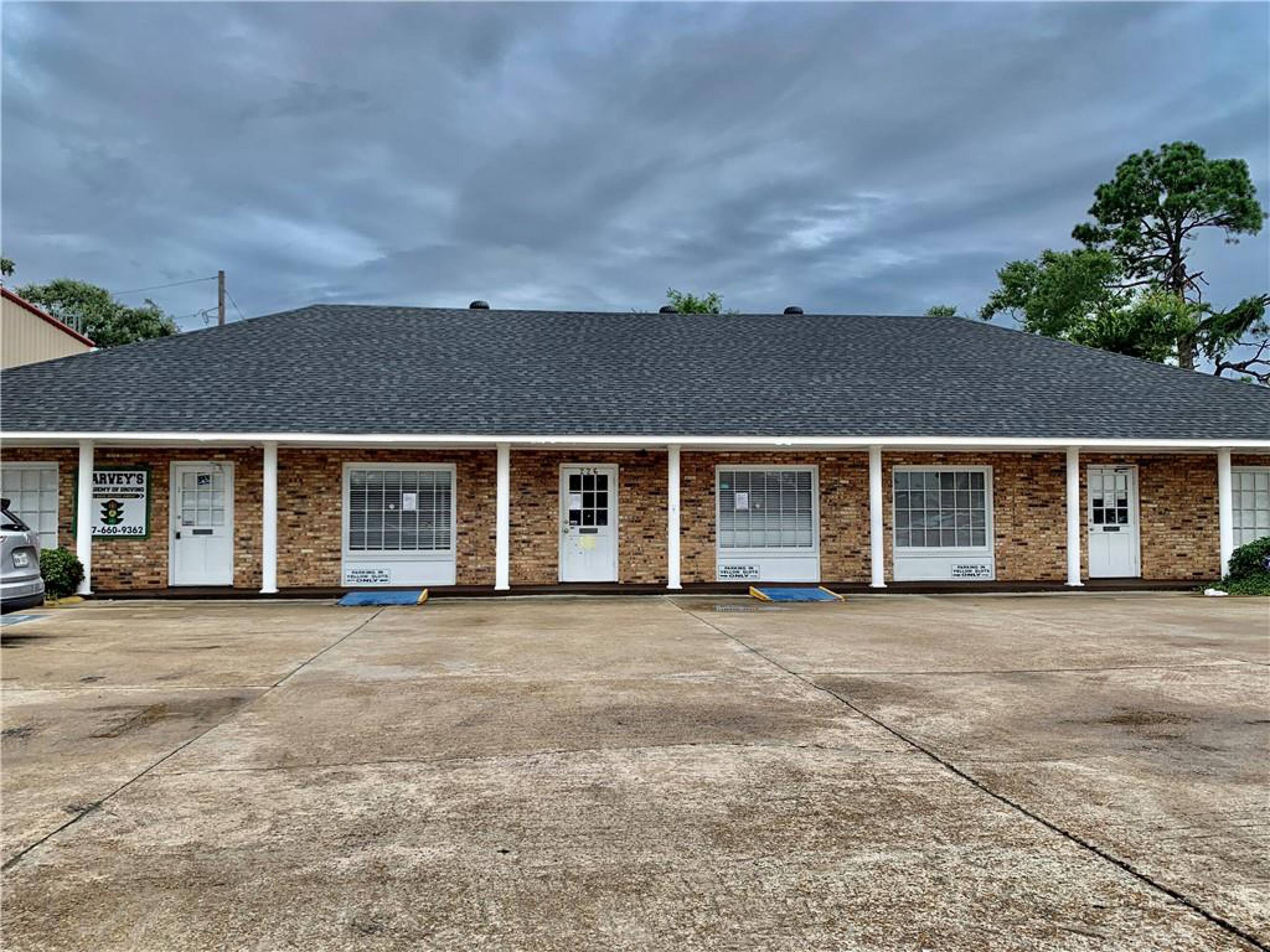 226 W Prien Lake Road, Lake Charles, LA 70601