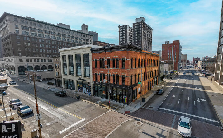 Pictures of Retail property located at 625 Adams St, Toledo, OH 43604 for lease - image #1