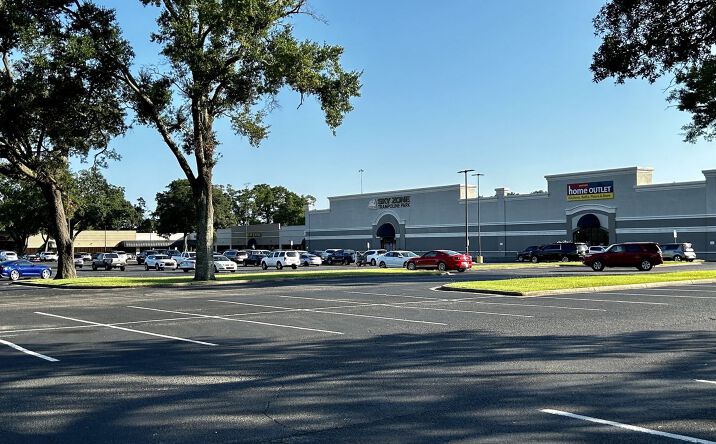 Pictures of Retail property located at 5007 N Davis Hwy, Pensacola, FL 32503 for lease - image #1