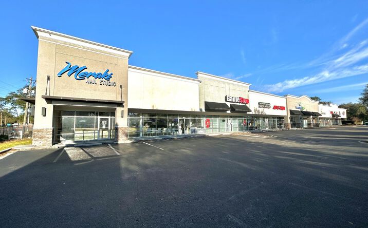 Pictures of Retail property located at 2620 Creighton Rd, Pensacola, FL 32504 for lease - image #1