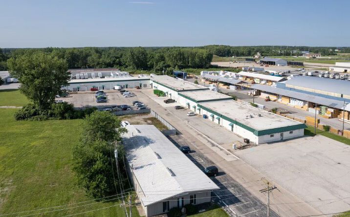 Pictures of Industrial property located at 720 Illinois Ave, Maumee, OH 43537 for lease - image #1