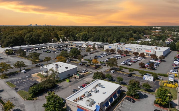 Pictures of Retail property located at 4816 S Laburnum Ave, Richmond, VA 23231 for lease - image #1