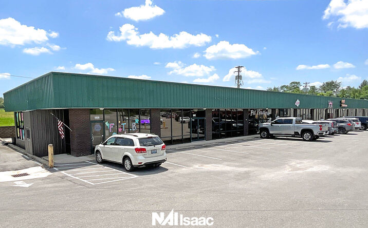 Pictures of Retail, Office property located at 1008 Eagle Lake Dr, Lawrenceburg, KY 40342 for lease - image #1