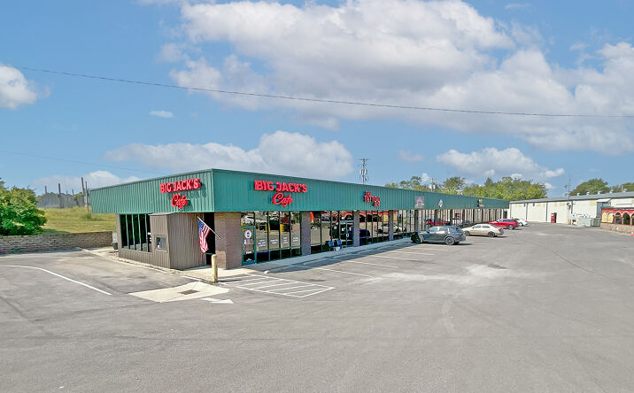 Pictures of Retail, Office property located at 1008 Eagle Lake Dr, Lawrenceburg, KY 40342 for lease - image #1