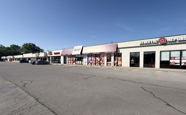 Pictures of Retail property located at 5801-5829 Monroe Street, Sylvania, OH 43560 for lease - image #1