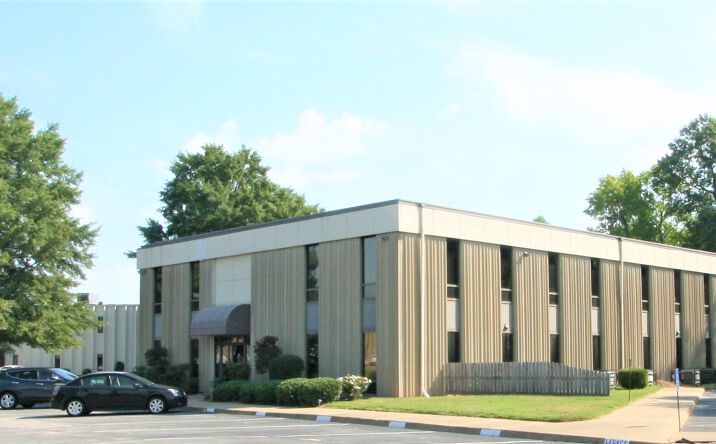 Pictures of Office property located at 2117 Smith Avenue, Chesapeake, VA 23320 for lease - image #1