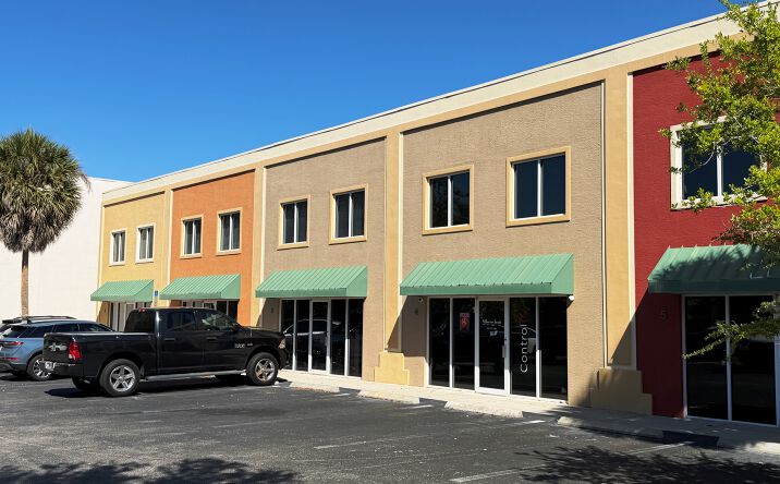 Pictures of Industrial property located at 1035 Collier Center Way, Naples, FL 34110 for lease - image #1
