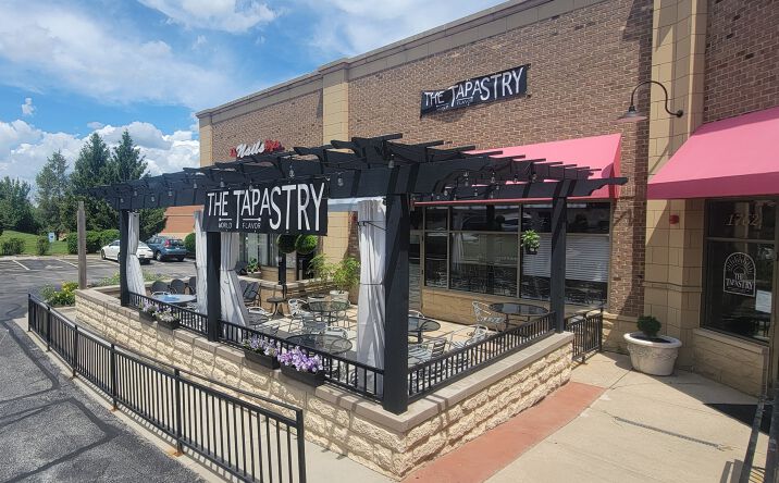 Pictures of Retail property located at 1742 N Milwaukee Ave, Libertyville, IL 60048 for lease - image #1