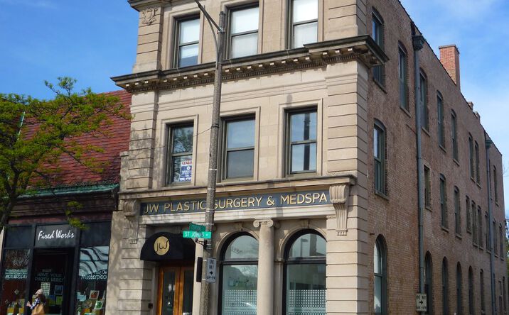 Pictures of Retail property located at 1811 St Johns Ave, Highland Park, IL 60035 for lease - image #1