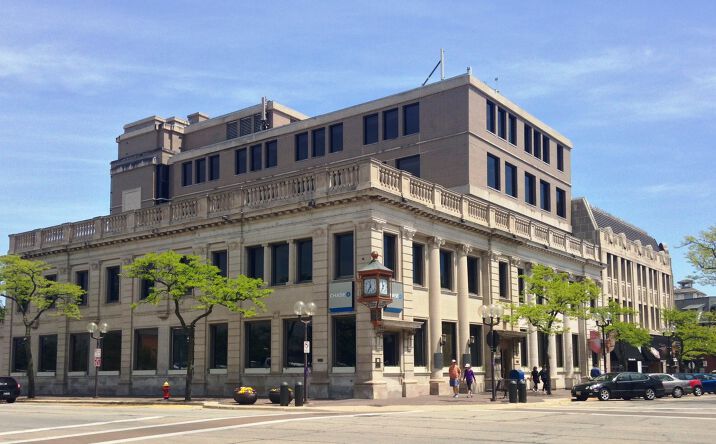 Pictures of Office property located at 513 Central Ave, Highland Park, IL 60035 for lease - image #1